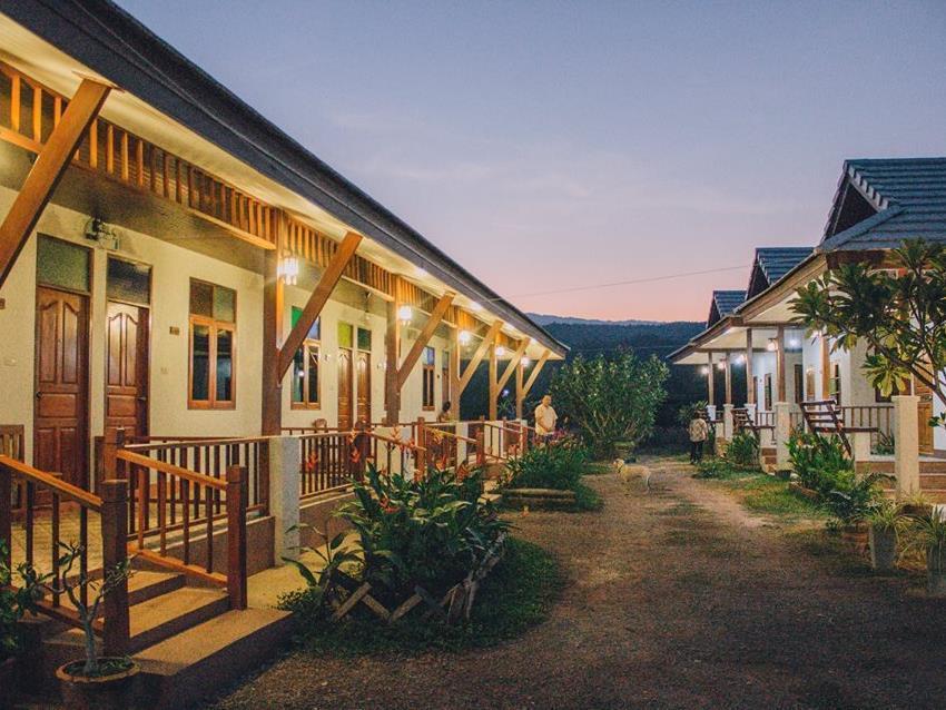 Huen Hug Hod The Resort Hot Exterior photo