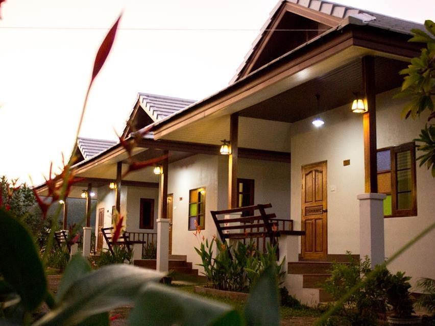 Huen Hug Hod The Resort Hot Exterior photo