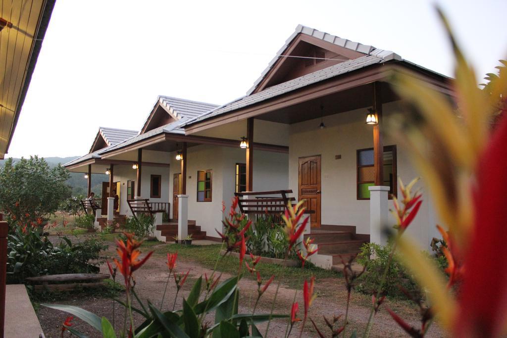Huen Hug Hod The Resort Hot Exterior photo