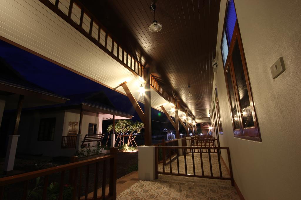 Huen Hug Hod The Resort Hot Exterior photo
